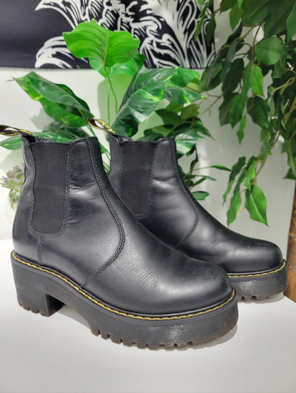 Dr. Martens | Rometty Wyoming Leather Platform Chelsea Boots (7) - Picture 3 of 9